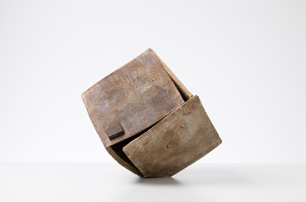 UNTITLED (TR750), 2015 stoneware and slip, 11 3/4 x 10 3/4 x 11 3/4 in, private collection